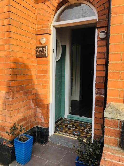 Cosy Two Bed Terraced House 7Min Drive From City Villa Belfast Exteriör bild