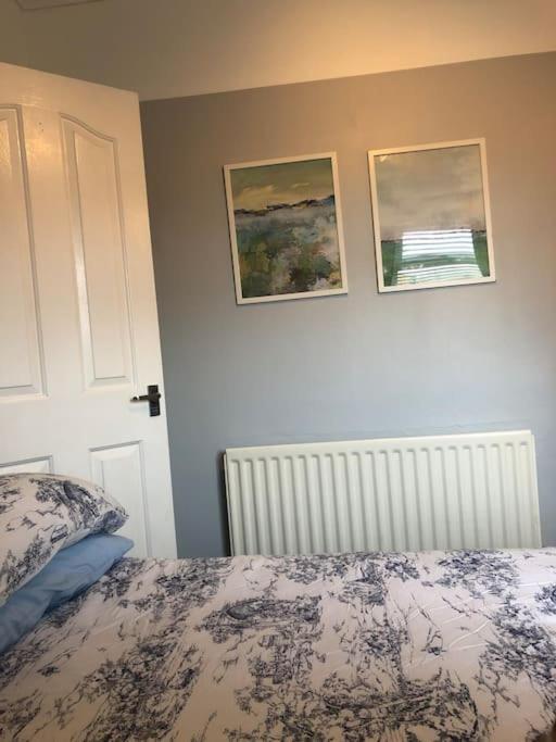 Cosy Two Bed Terraced House 7Min Drive From City Villa Belfast Exteriör bild